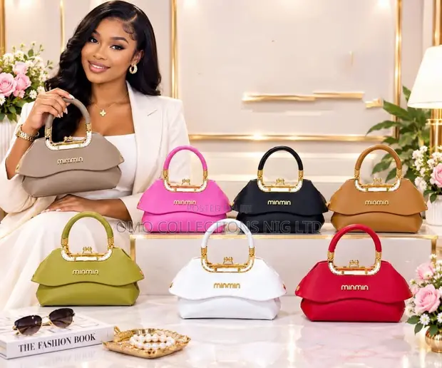 Gucci High Quality Women's Handbag with Clasp - 1
