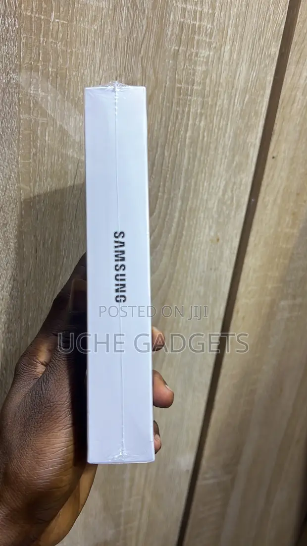 New Samsung Galaxy A57 256GB Gray - 1