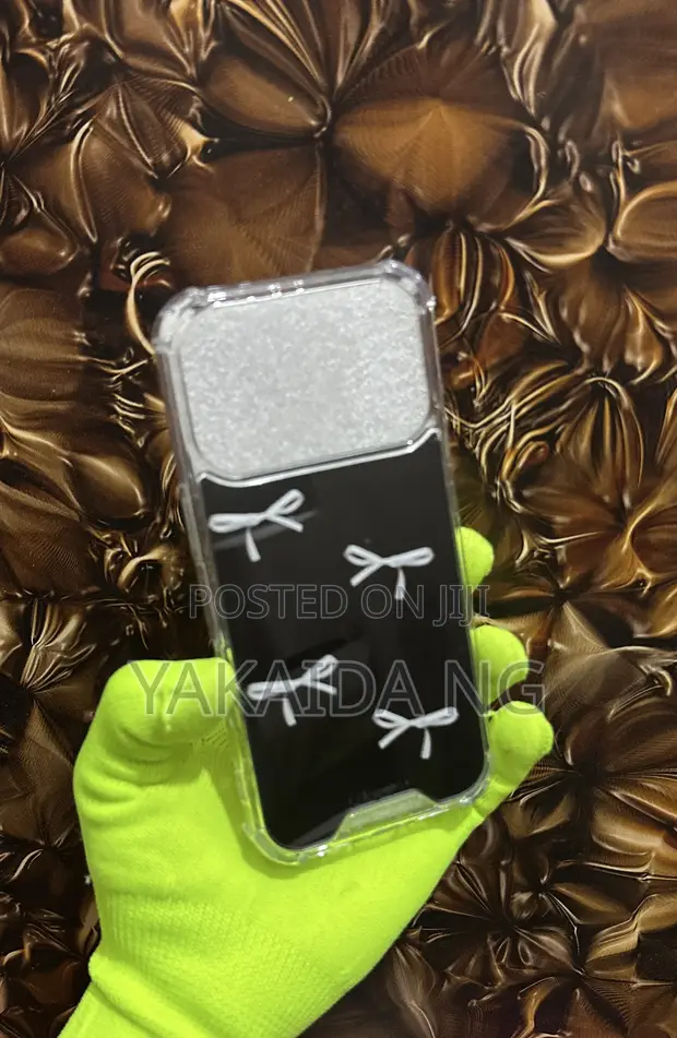 Mirror Reflective iPhone 17 Pro Case - 1