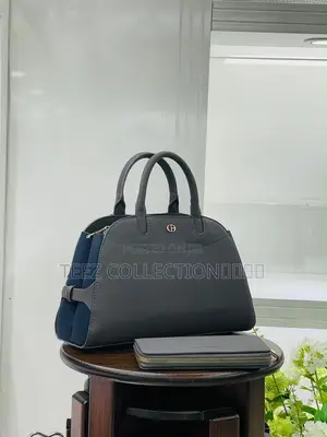 Jakar Hannun Christian Dior - Gaskiyar Fata