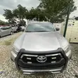 Toyota Hilux 2021 Launin Fari - 4