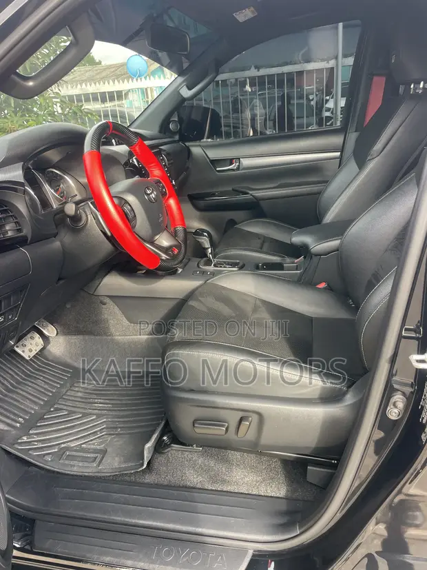 Toyota Hilux GR Sport 2025 - 1