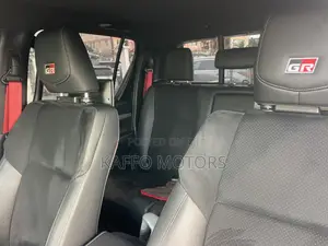 Toyota Hilux GR Sport 2025
