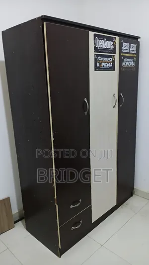 Neatly Used 3-Door Wardrobe