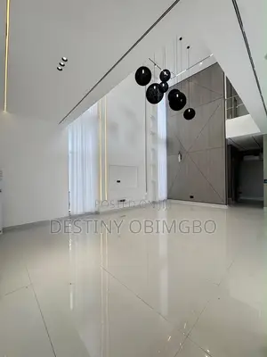 5-Bedroom Duplex with Pool & Cinema in Osapa London