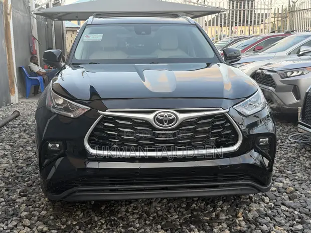 2020 Toyota Highlander XLE AWD Black - 1