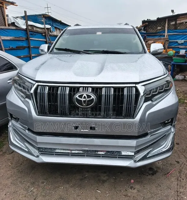 Toyota Land Cruiser Prado 2013 Silver - 1