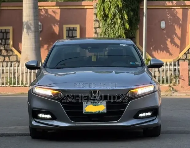 Honda Accord EX-L 2.0T 2018 Silver - 1