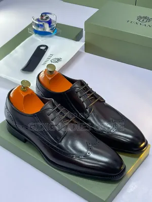 Tuxvani Men's Wingtip Brogue Leather Derby Shoes