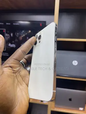 Apple iPhone 12 Pro Max 256GB Fari (An yi amfani da shi a Najeriya)