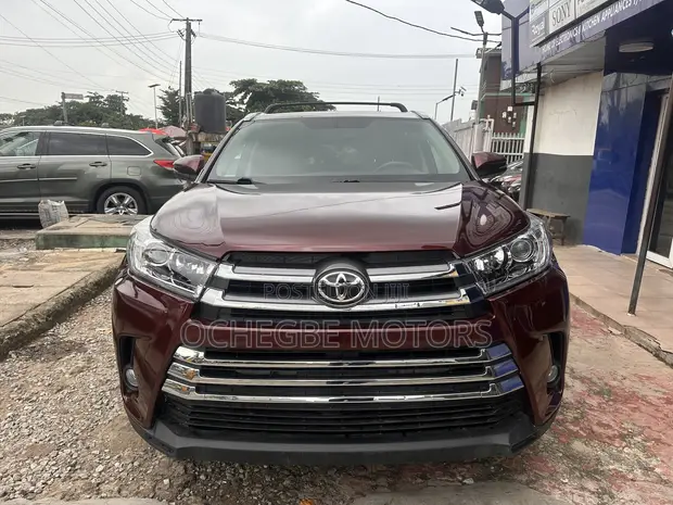 2015 Toyota Highlander XLE Burgundy SUV - 1