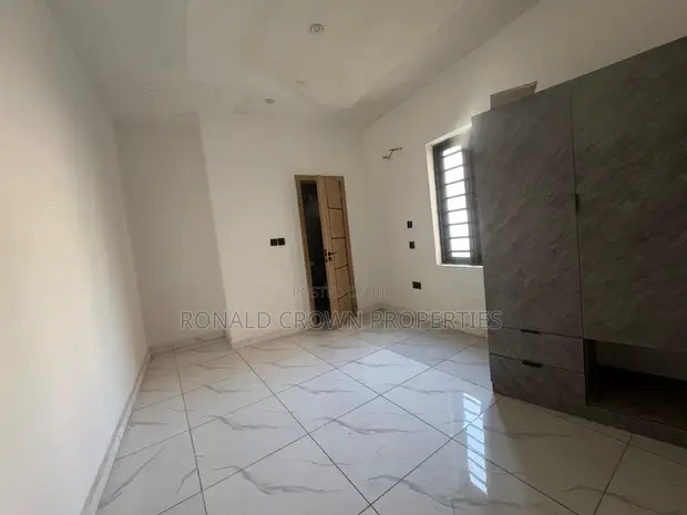 2 Bedroom Apartment for Sale a Ogba GRA - 1