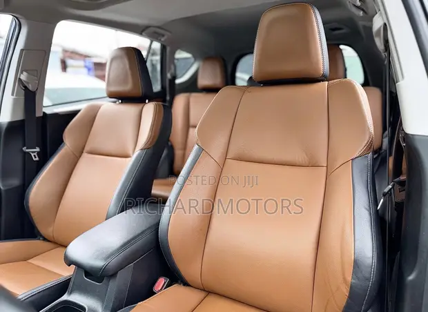 2018 Toyota RAV4 Limited SUV AWD - 1
