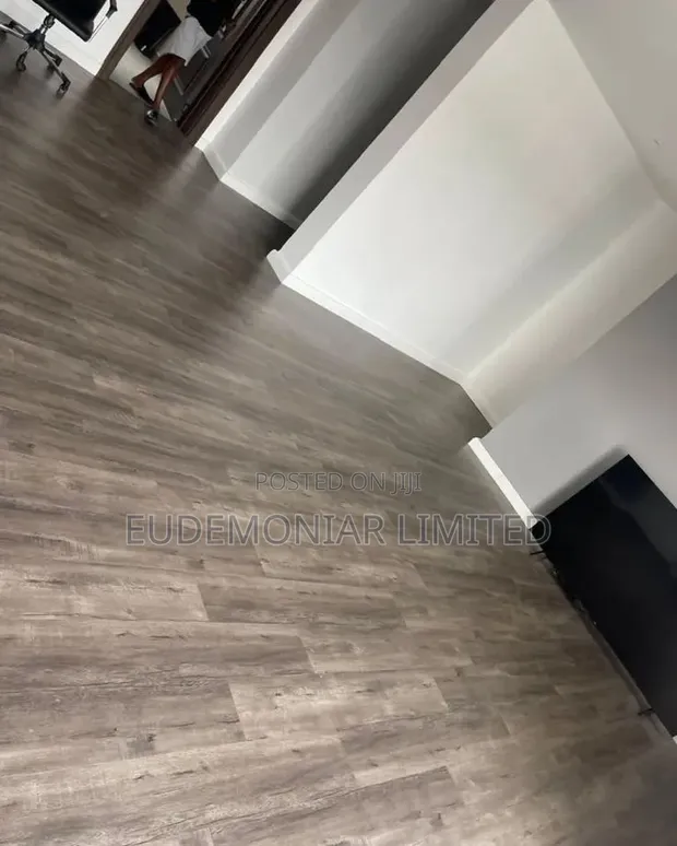 Sabis na Shigar Vinyl Flooring na Kwararru - 1