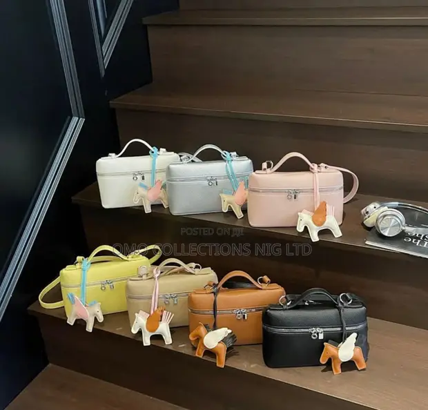 Luxurious Louis Vuitton Designer Ladies Handbag - 1