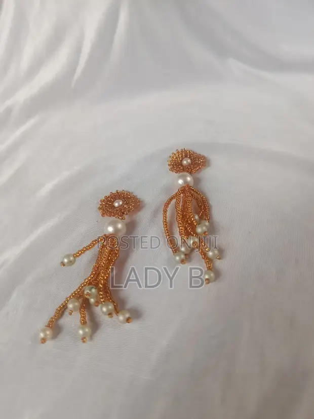 Earthy Amber Sunflower Beaded Earrings - 1