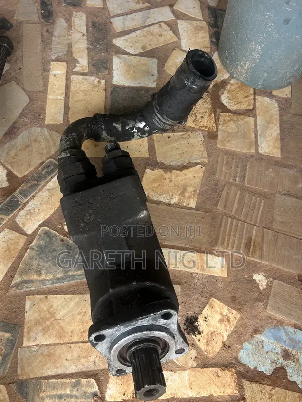 Hiab Oil Pump - Palfinger - 1