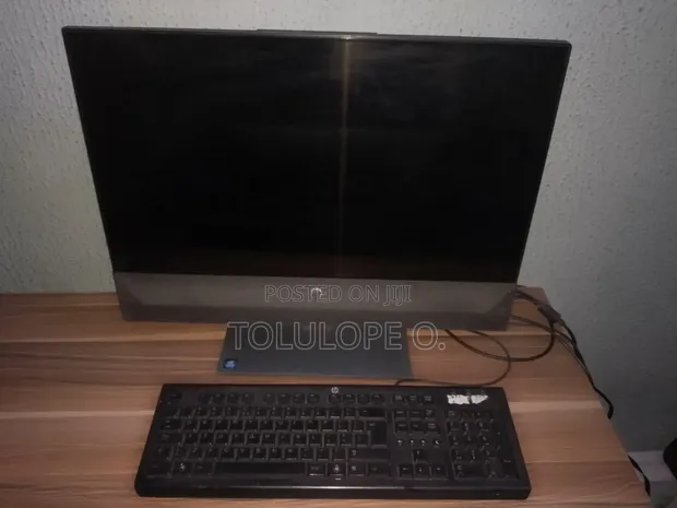 HP Pavilion 24 All-in-One Desktop Computer 12GB RAM, 256GB HDD - 1