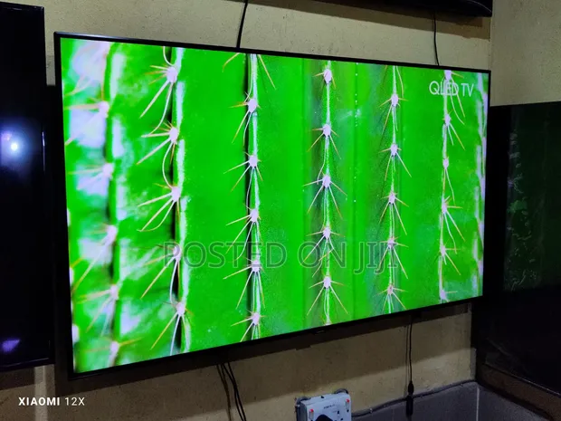Samsung 55" QLED Q70R 4K HDR Smart TV (2019) - 1