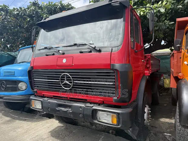 2006 Mercedes-Benz Flat Face Tipper Truck - 1