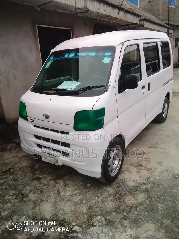 Daihatsu Hijet 2020 White - 1