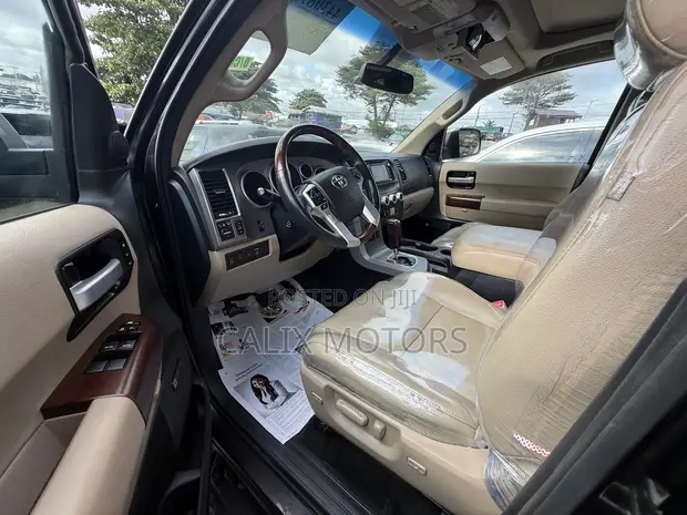 Toyota Sequoia 2018 Baki - 1