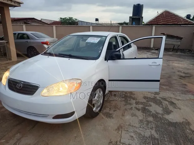 Toyota Corolla 2006 Fari - 1