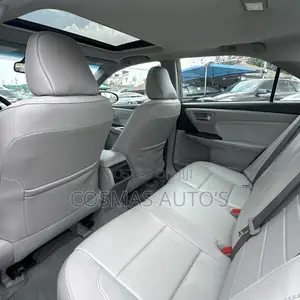 2017 Toyota Camry XLE Sedan (3.5L) - Direct Belgium