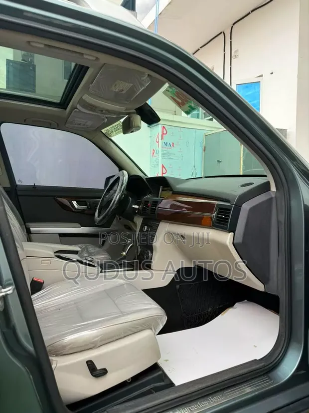Mercedes-Benz GLK-Class 2011 Green - 1
