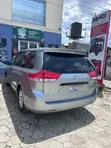 Toyota Sienna 2011 Silver - 2