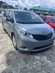 Toyota Sienna 2011 Silver - 5