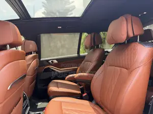 2024 BMW X7 xDrive40i AWD SUV - Gray