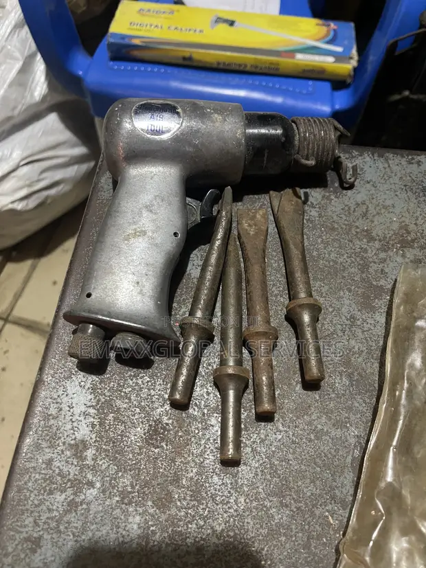 Pneumatic Hammer Chipping Gun - 1