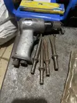 Pneumatic Hammer Chipping Gun - 1