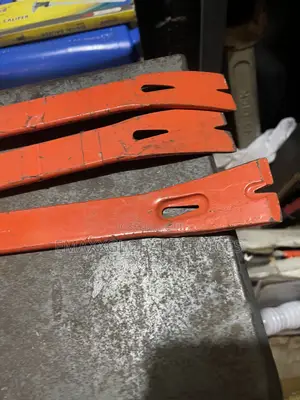 Muller Flat Utility Pry Chisel Bar