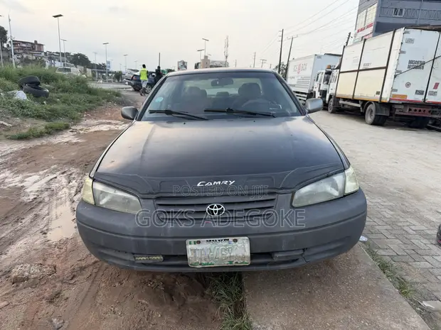 Toyota Camry 2001 Black - 1