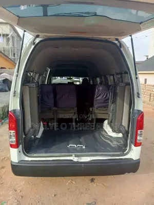 Toyota Hiace Bus don Hayarwa
