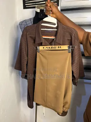 Sut ɗin T-Shirt Mai Laushi da Wando Mai Jituwa - Na Maza