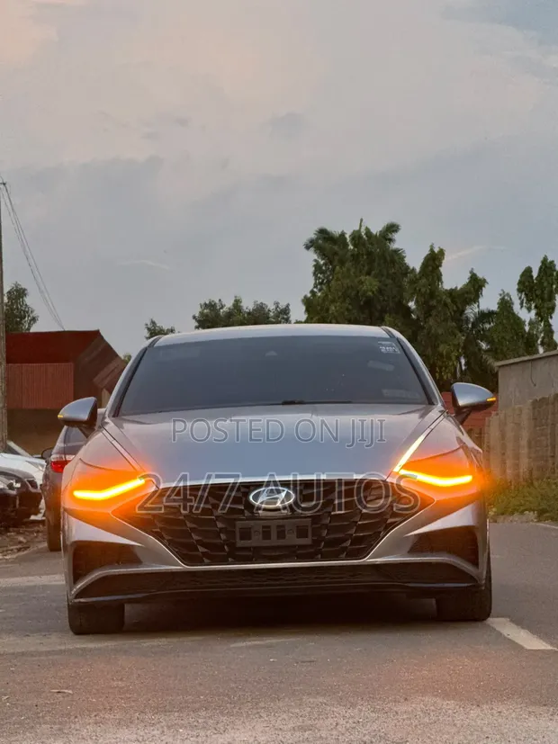 Hyundai Sonata 2020 Silver - 1