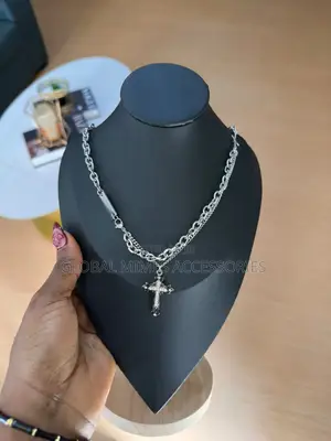Unisex Gothic Cross Necklace - Bakin Karfe - Azurfa