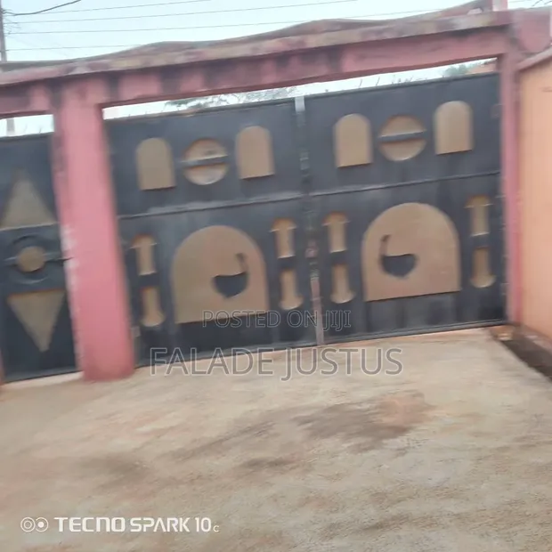 Furnished 8-Bedroom Bungalow in Apatapiti Layout, Akure - 1