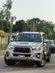 Toyota Hilux 2014 Zinariya - 2