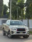 Toyota Hilux 2014 Zinariya - 5