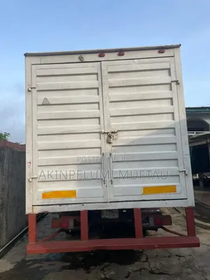 Mitsubishi Fuso Canter Box Truck
