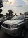Toyota Highlander 2010 Silver - 2
