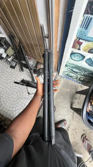 Boot Shock na Mercedes-Benz GLE 43/450 Coupe (Na Biyu)