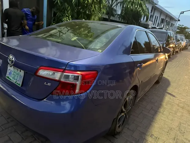 Toyota Camry LE Sedan 2013 - 1
