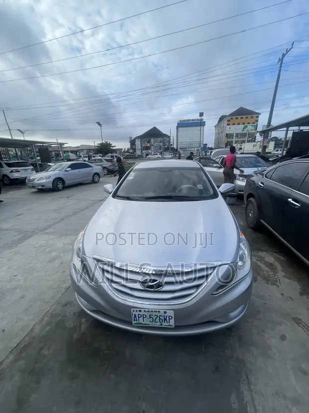 Hyundai Sonata 2013 Silver - 1