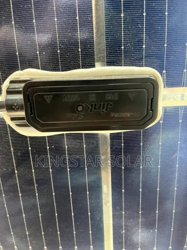 Jinko 650W Solar Panels - 1