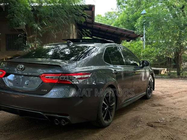 Toyota Camry XSE (2.5L 4cyl 8A) 2019 Grey - 1